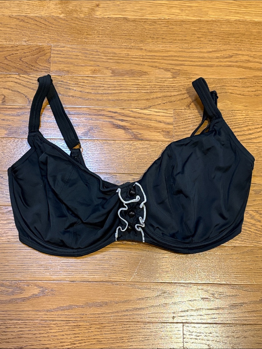 Freya | Basic Black Bikini Top White Accents Underwire US36G